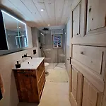 Tgèsa Stefania Apartment